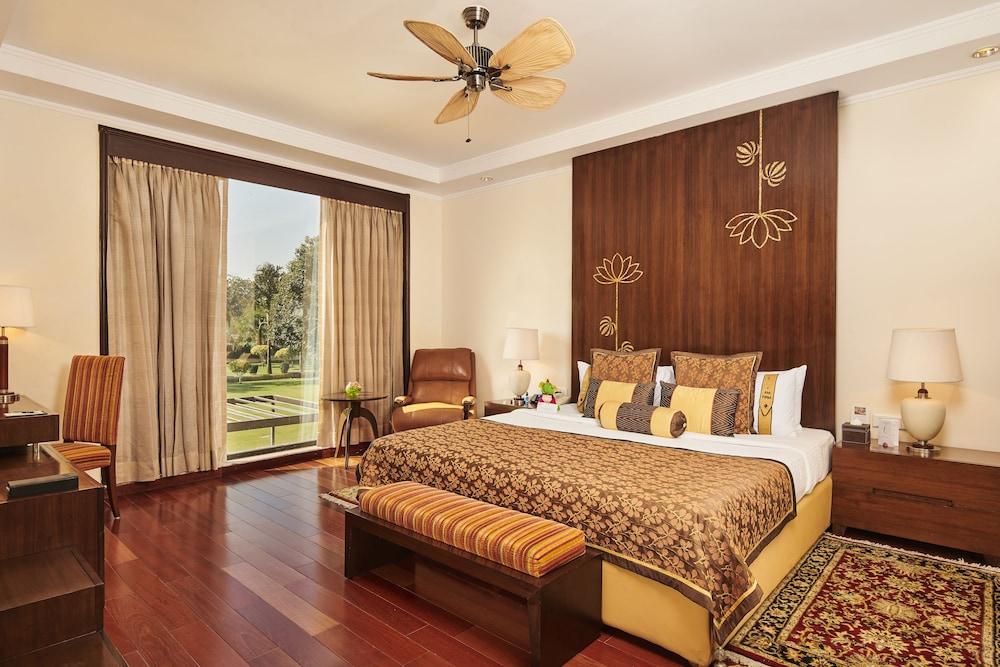 Hotel The Lalit Temple View Khajurāho Exteriér fotografie