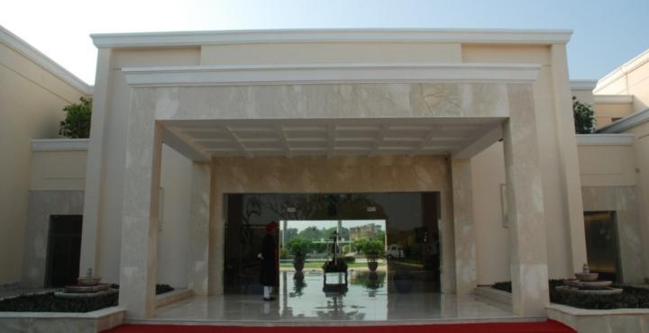Hotel The Lalit Temple View Khajurāho Exteriér fotografie