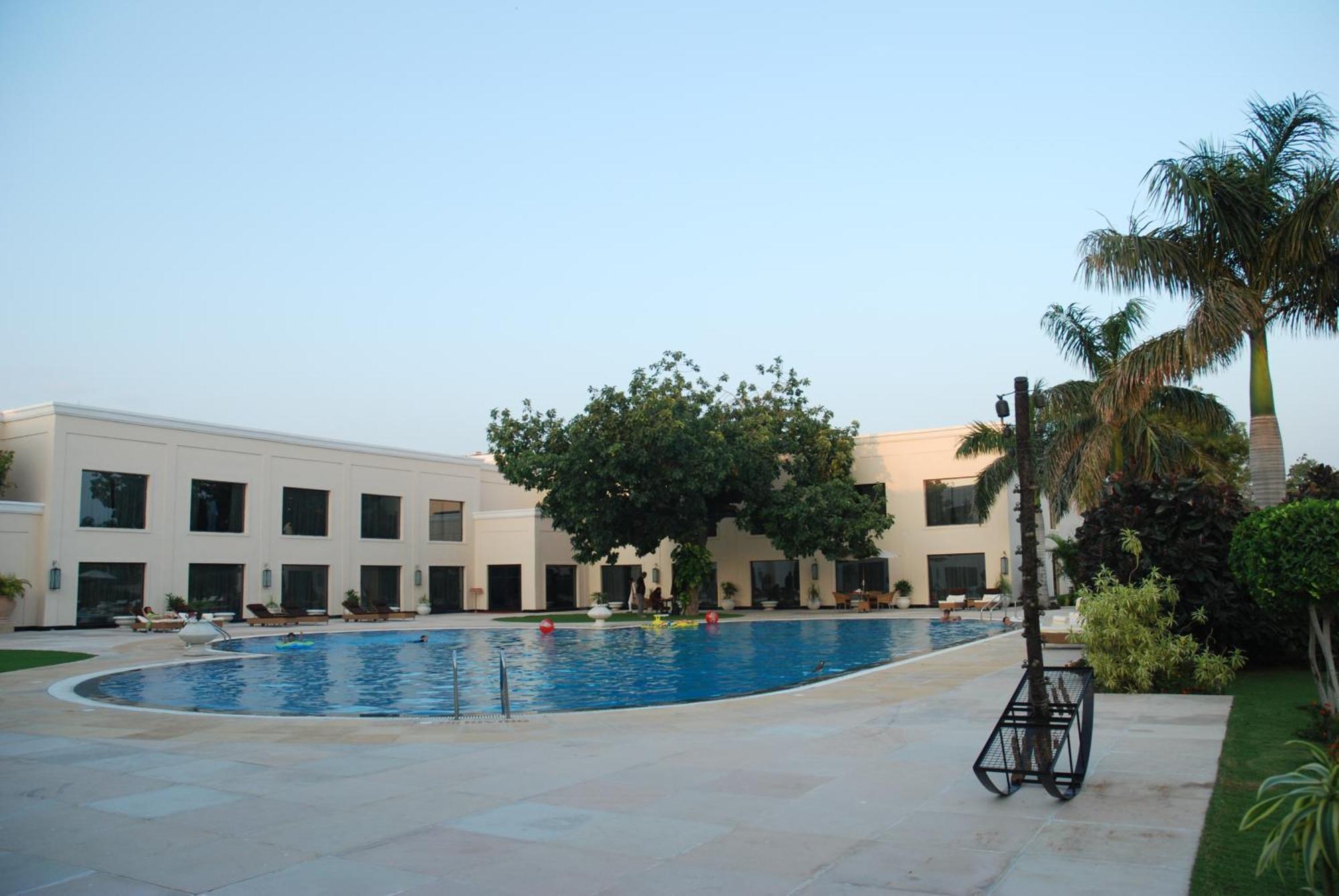 Hotel The Lalit Temple View Khajurāho Exteriér fotografie